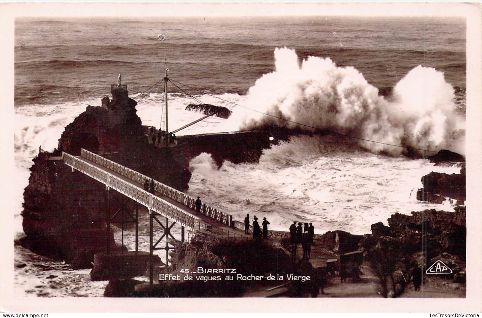 FRANCE - 64 - BIARRITZ - Effet De Vagues Au Rocher De La Vierge - Carte Postale Ancienne - Biarritz