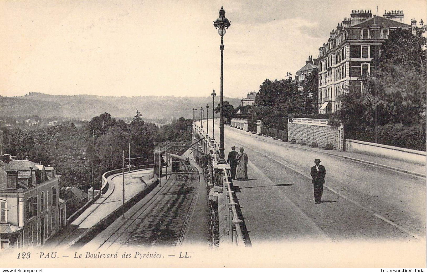 FRANCE - 64 - PAU - Le Boulevard Des Pyrénées - LL - Carte Postale Ancienne - Pau