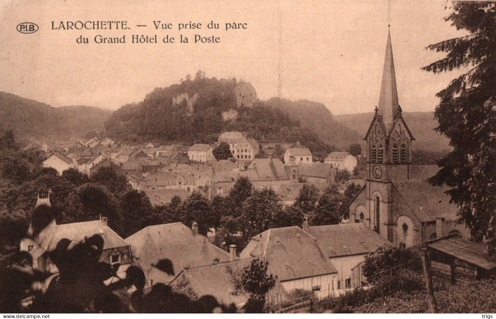 Larochette - Vue Prise Du Parc Du Grand Hôtel De La Poste - Larochette