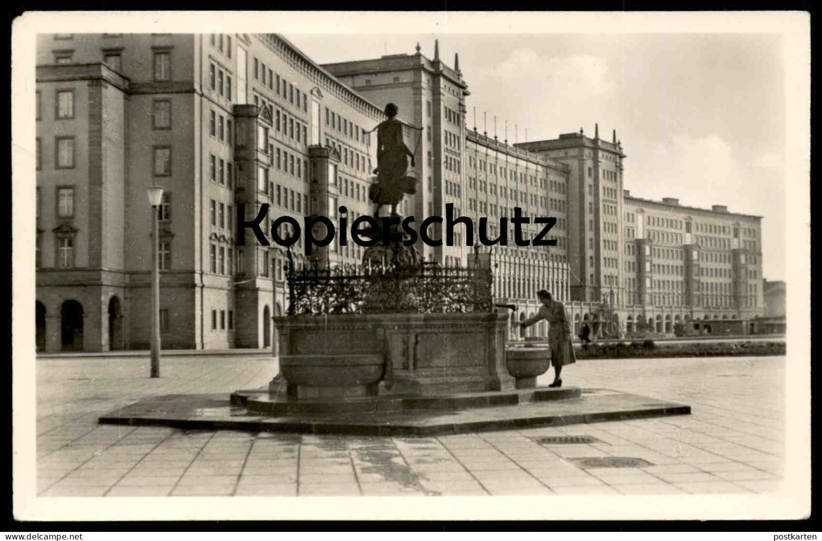 ALTE POSTKARTE MESSESTADT LEIPZIG WOHNUNGSNEUBAUTEN AM ROSSPLATZ MIT MÄGDEBRUNNEN BLITZ-VERLAG Ansichtskarte AK Postcard - Libraries