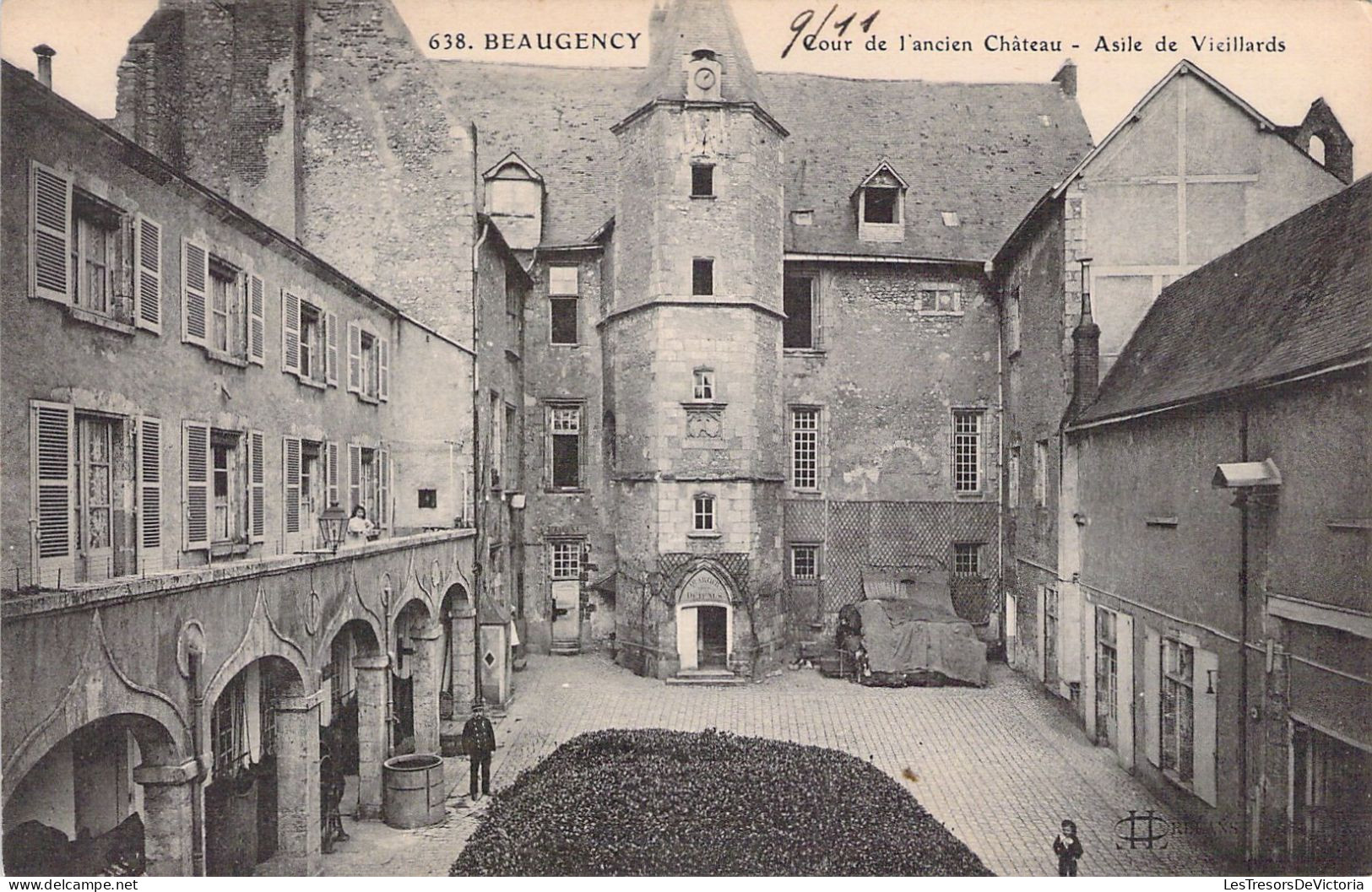 FRANCE - 43 - BEAUGENCY - Cour De L'Ancien Château - Asile De Vieillards - Carte Postale Ancienne - Autres & Non Classés