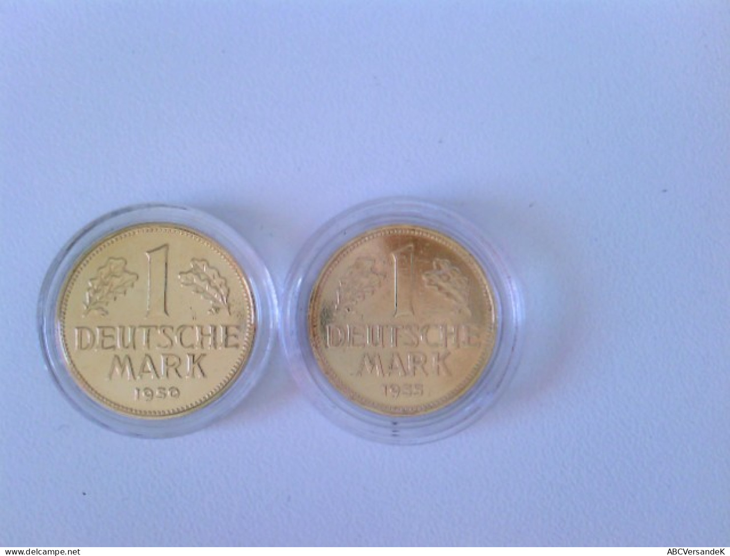 Münzen/ Medaillen: Hier 2 X 1 DM 1950 + 1955, Deutsche Mark Mit 24 Karat Goldauflage, In Kapsel. - Numismatiek