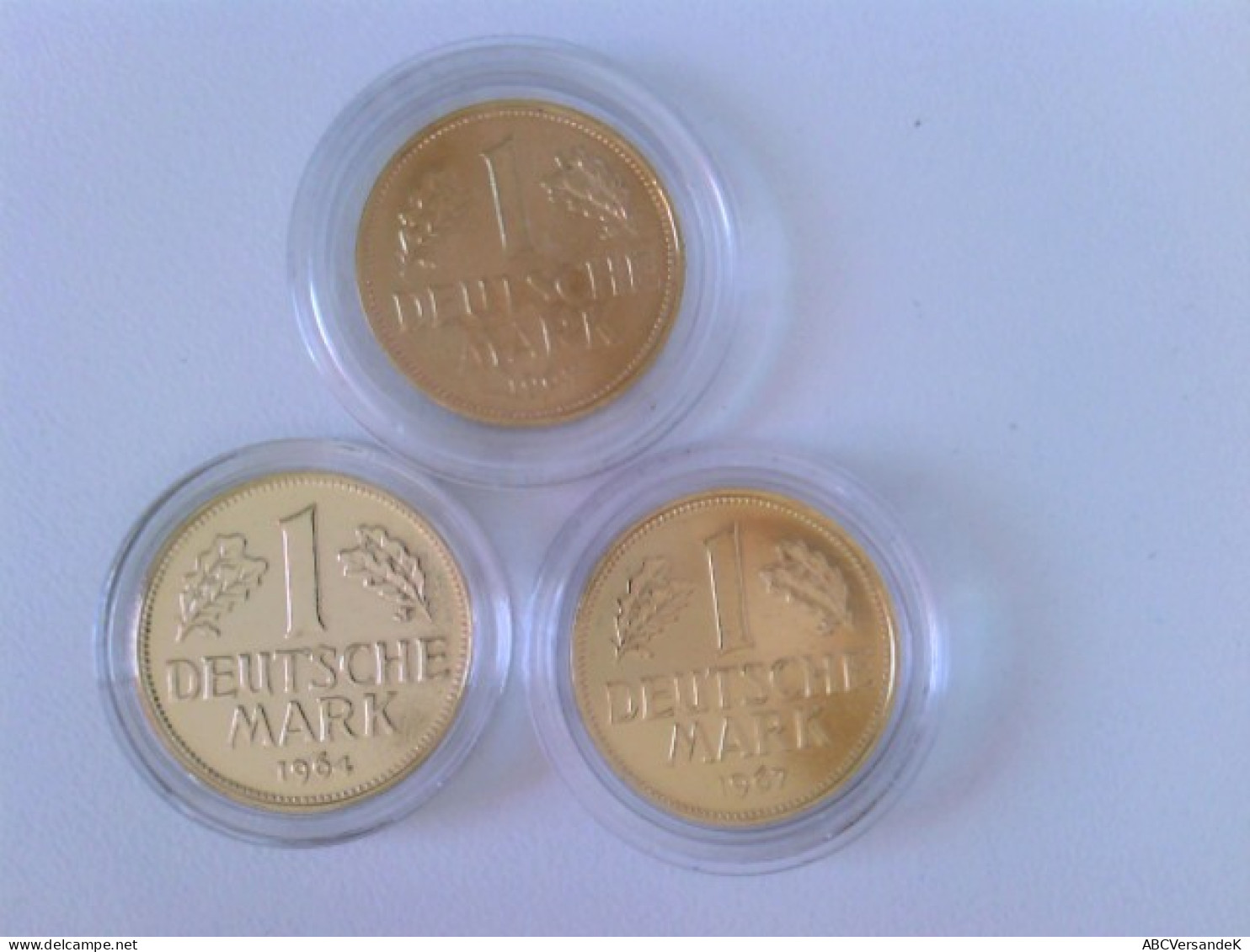 Münzen/ Medaillen: Hier 2 X 1 DM 1950 + 1955, Deutsche Mark Mit 24 Karat Goldauflage, In Kapsel. - Numismatik