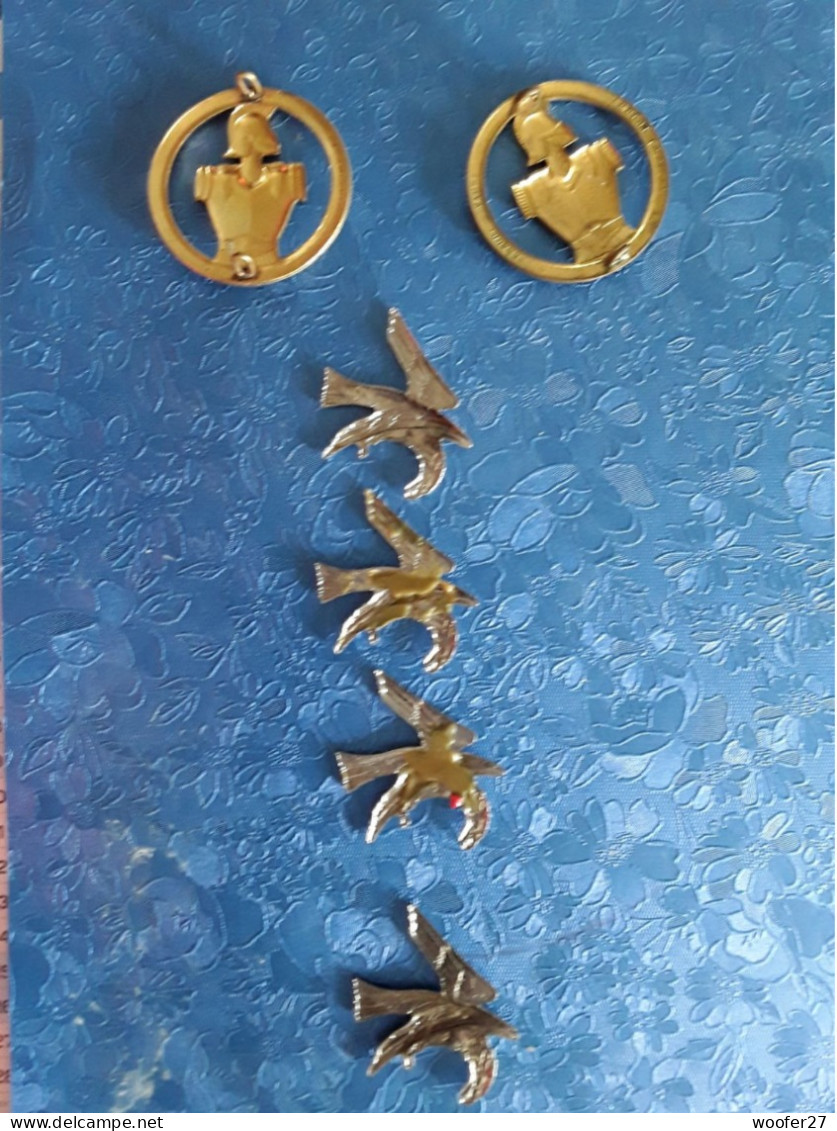 LOT 40 Insignes Médailles Décorations Pucelles Boutons écusson Militaire + 6 Doublons - Frankreich