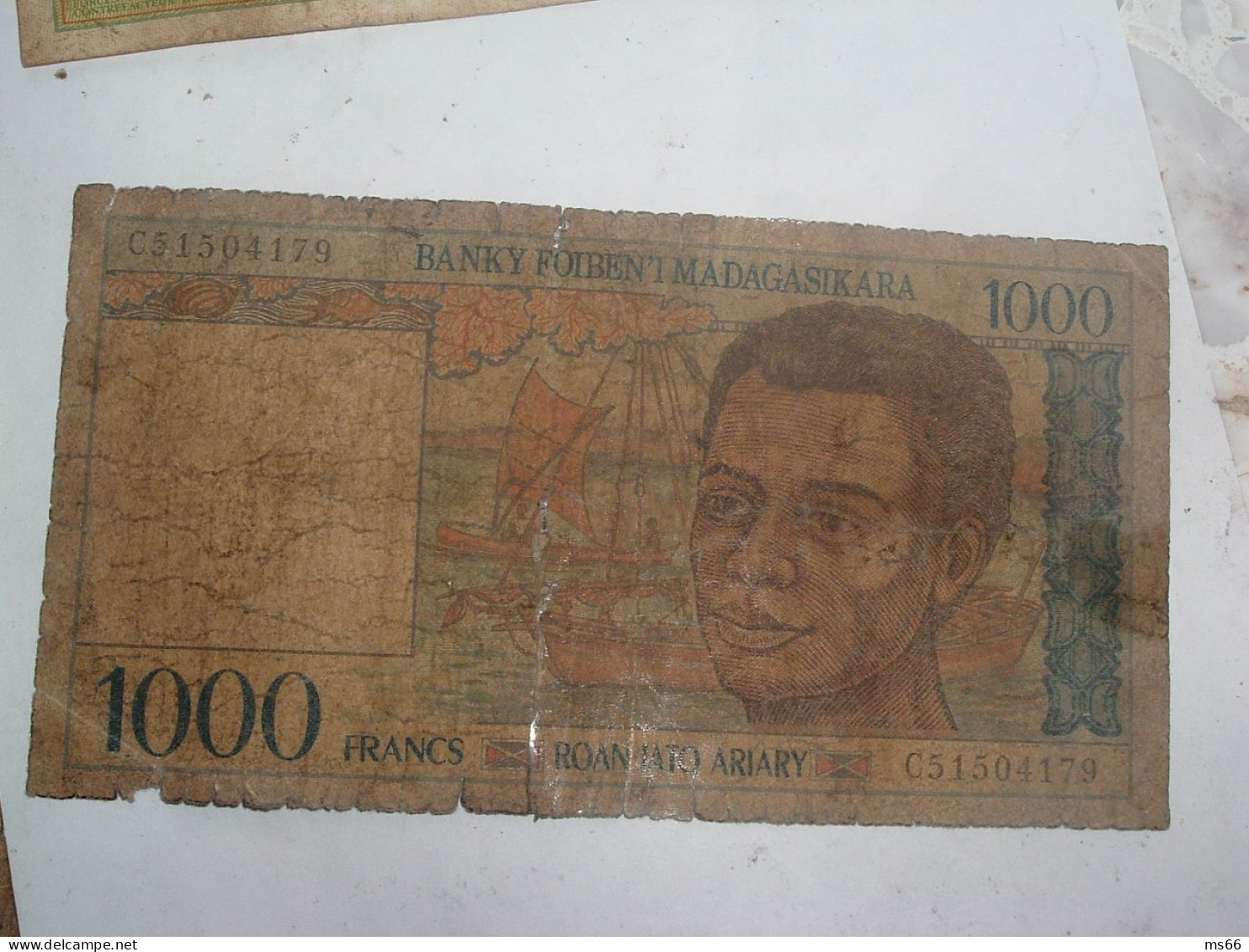 Lot 10 BILLETS BANQUE MADAGASCAR, Francs 1994 Et Ariary Malgache 2004, Afrique Océanie Monnaie - Madagascar