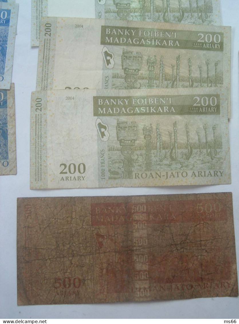 lot 10 BILLETS BANQUE MADAGASCAR, francs 1994 et Ariary malgache 2004, Afrique Océanie Monnaie