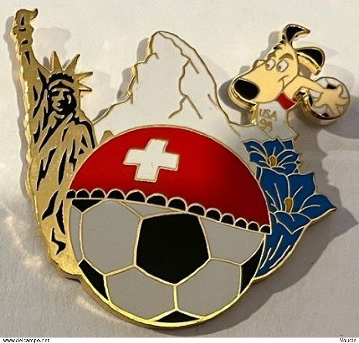 WORLD CUP 1994 USA - STATUE DE LA LIBERTE - CERVIN - SWISS TEAM - EQUIPE SUISSE - MASCOTTE - BALLON - EGF  -    (32) - Football