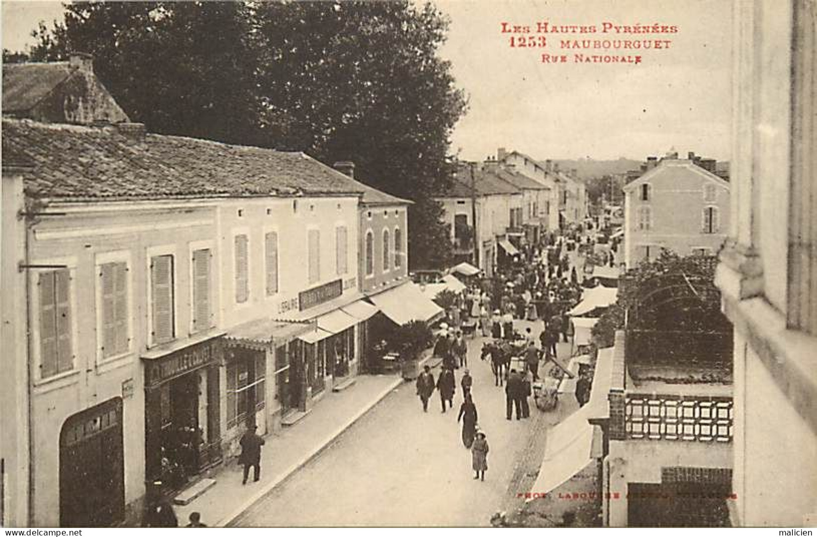 -dpts Div-ref-BJ292- Hautes Pyrénées - Maubourguet - Rue Nationale Jour De Marché Ou De Fête - Librairie - - Maubourguet