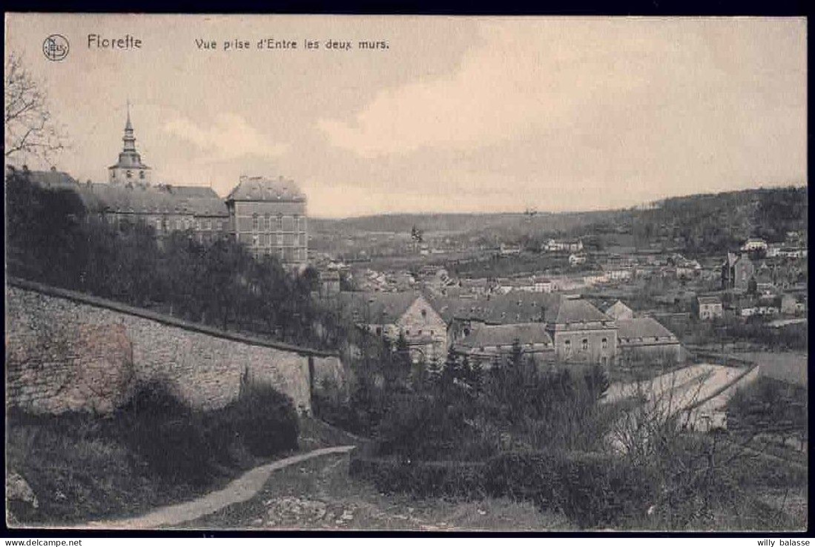 +++ CPA - FLOREFFE - Vue Prise D'Entre Les Deux Murs  // - Floreffe