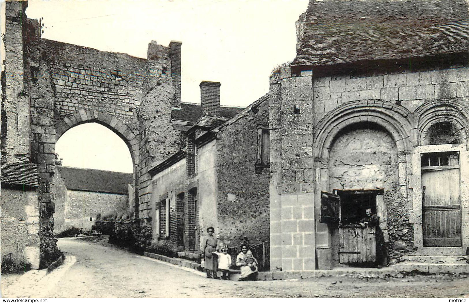 MONTIGNY LE GANNELON - La Porte De Rolland. - Montigny-le-Gannelon