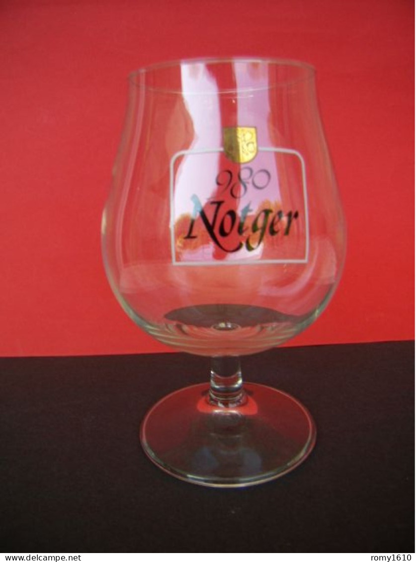 Brasserie  Piedbœuf  1 Verre à Bière Notger  980. "Tulipe"   Ecusson Doré . Neuf, Jamais Utilisé. (Stock Disponible, 6 ) - Glazen