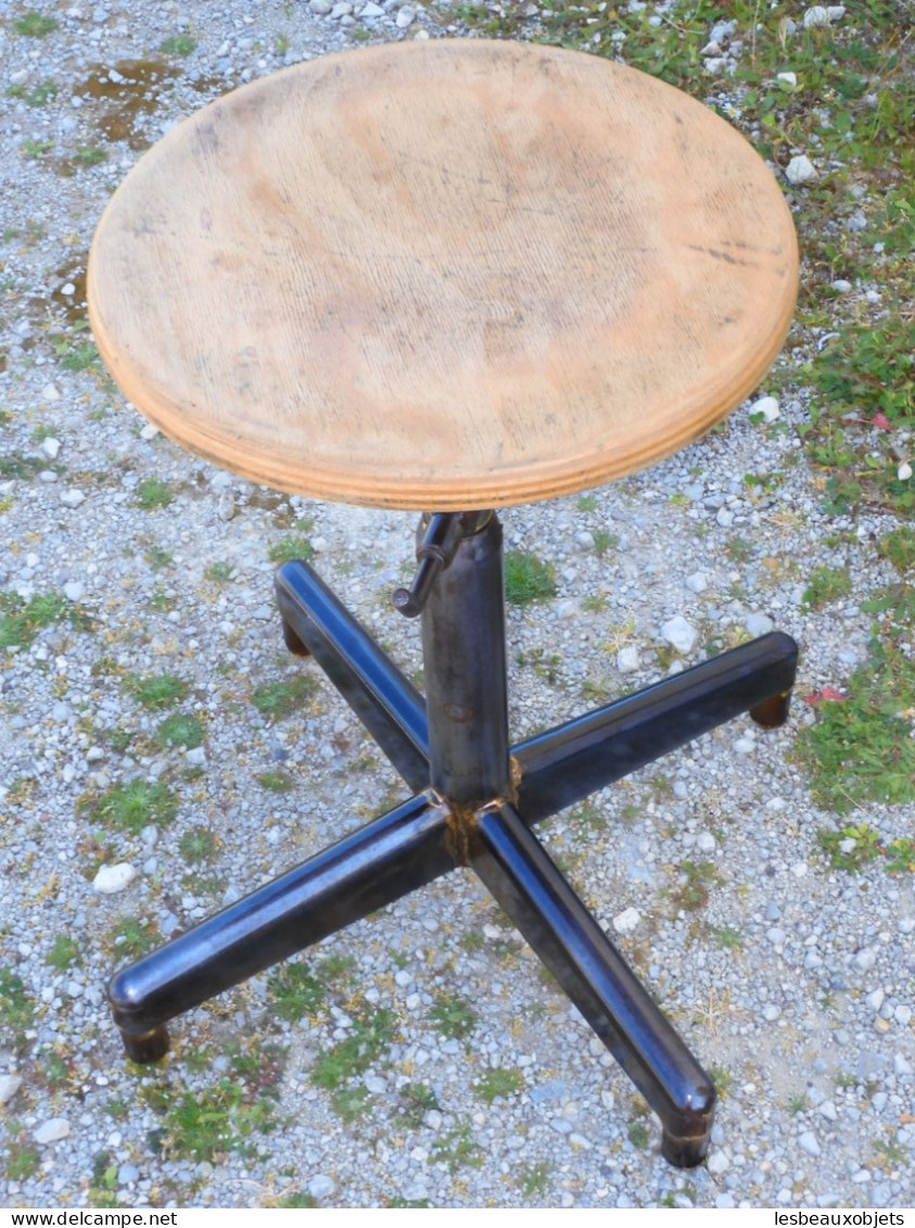 - TABOURET INDUSTRIEL BOIS & METAL VINTAGE REGLABLE EN HAUTEUR Déco XXe   E - Autres & Non Classés