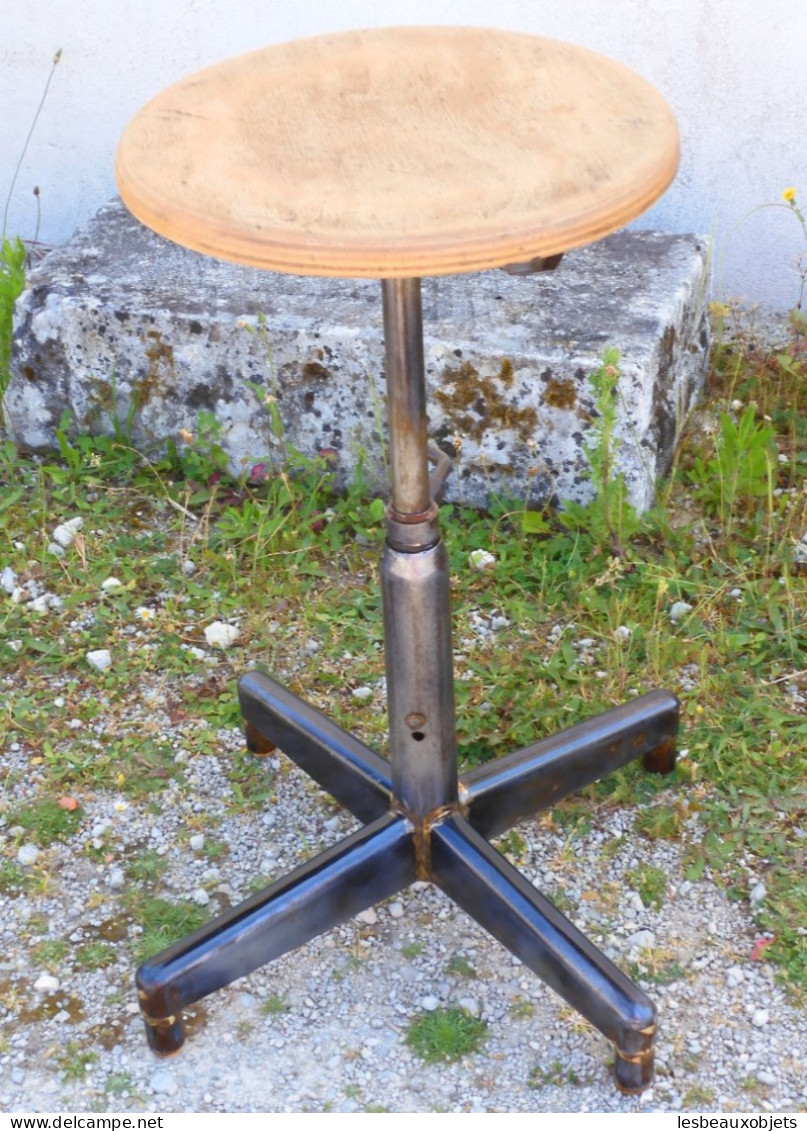 - TABOURET INDUSTRIEL BOIS & METAL VINTAGE REGLABLE EN HAUTEUR déco XXe   E