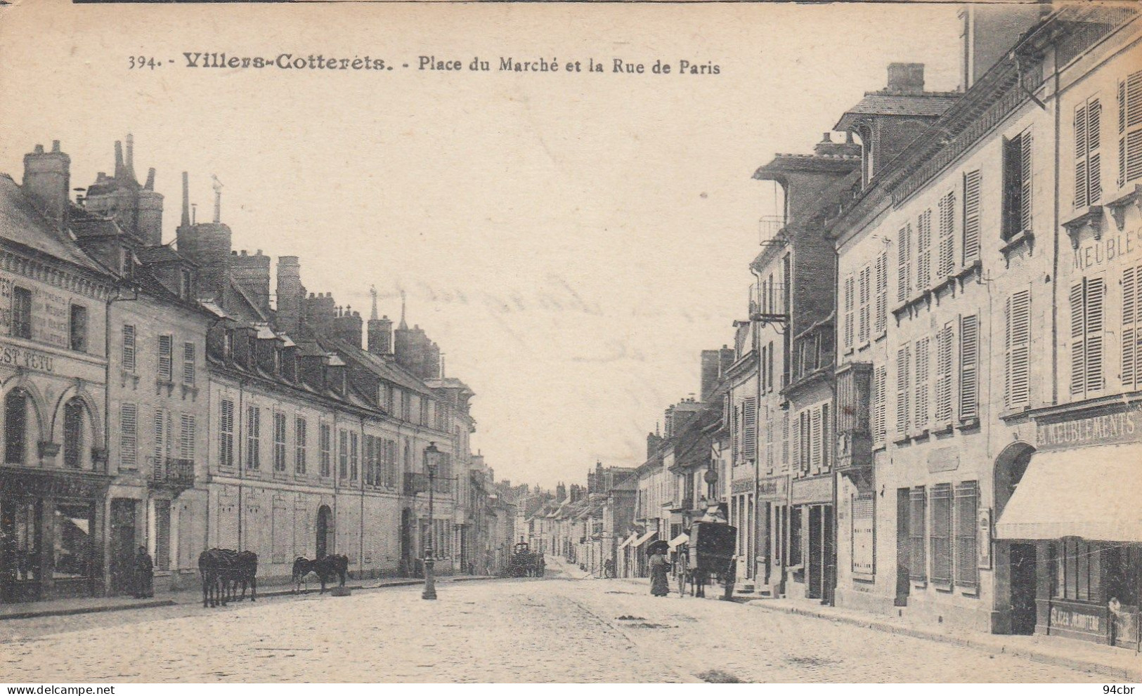 CPA  (02)  VILLERS COTTERETS   Place Du Marché Et La Rue De Paris - Villers Cotterets