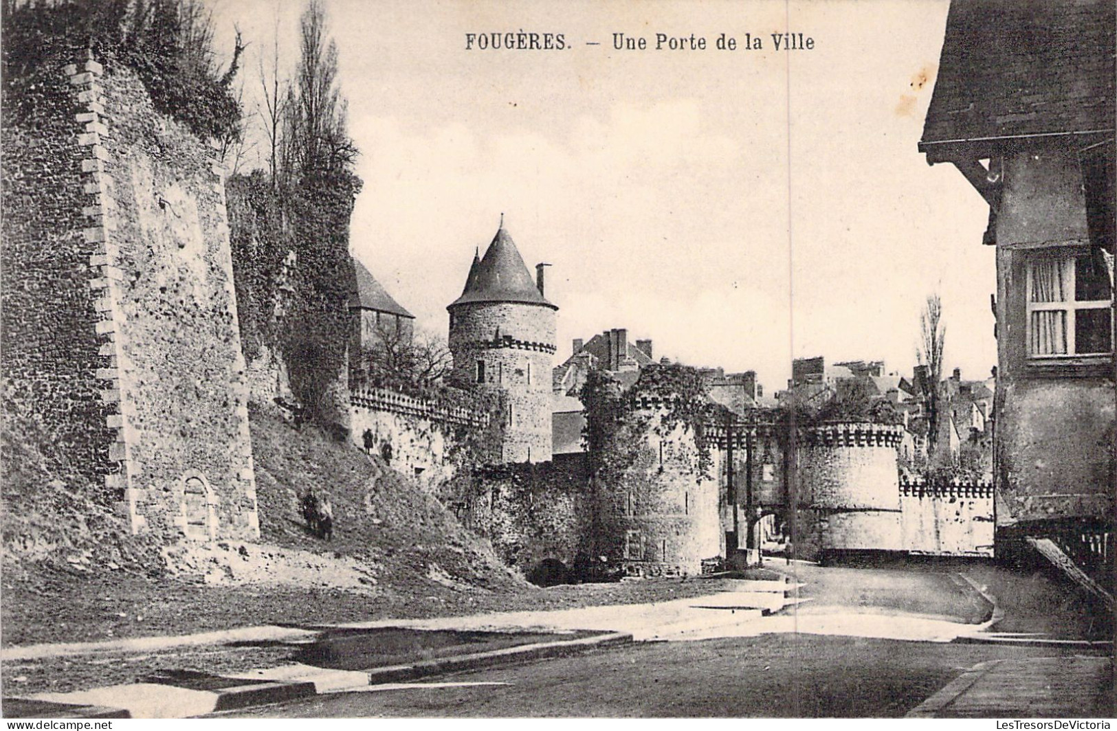 FRANCE - 35 - FOUGERES - Une Porte De La Ville - Carte Postale Ancienne - Fougeres