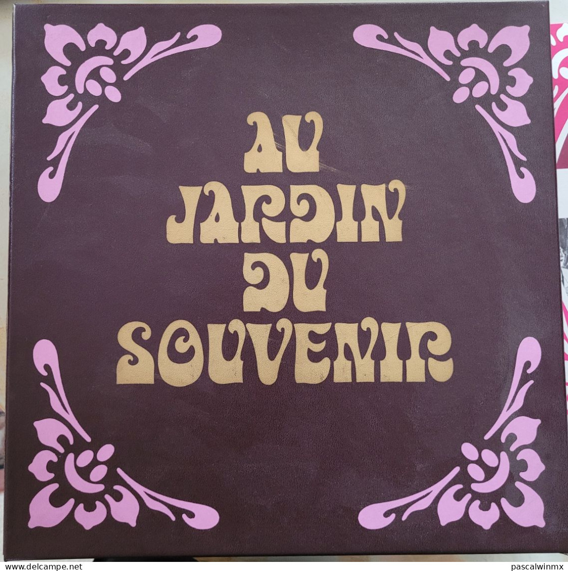 Coffret De 12 Disques Vinyl 33 Tours Au Jardin Du Souvenir - Hit-Compilations