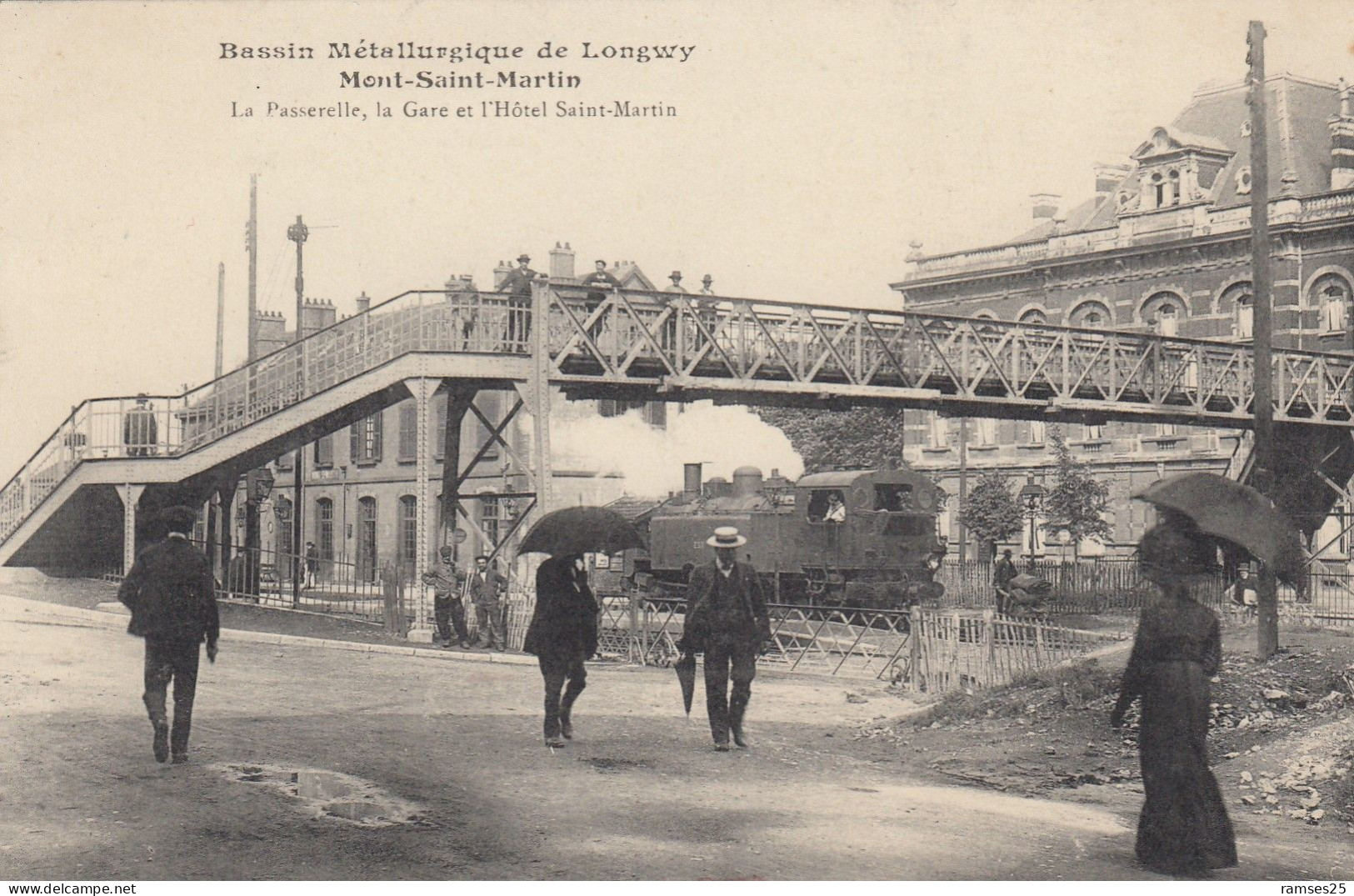 (245)  CPA  Bassin Métallurgique De Longwy  Mont Saint Martin La Passerelle Et Hôtel Saint Martin - Mont Saint Martin