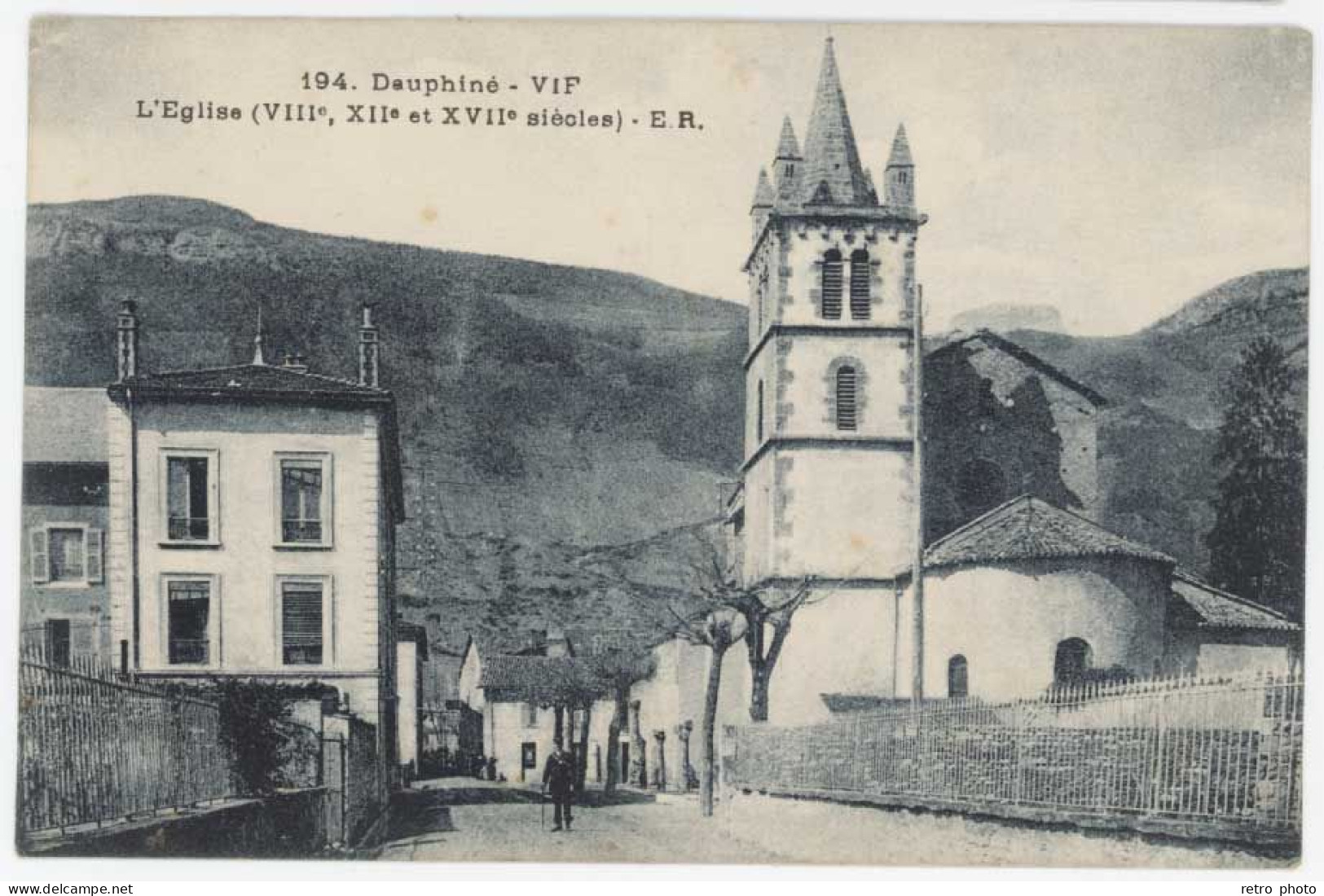 2 Cpa Vif - Avenue De La Gare - Les Postes Et Télégraphes Et L'Eglise / L'église - Vif