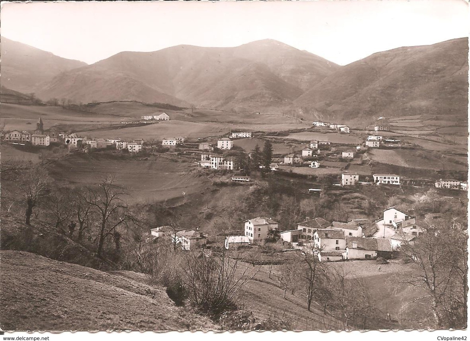 ARNEGUY (64) Hameau De ONDAROLLE Et Village Espagnol De VALCARLOS (Espagne) CPSM GF - Arnéguy