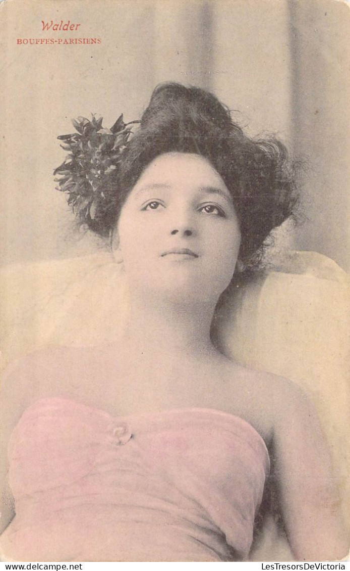 ILLUSTRATEURS NON SIGNES - Femme Allongée Fleur Dans Les Cheveux - Walder Bouffes Parisiens - Carte Postale Ancienne - Ohne Zuordnung