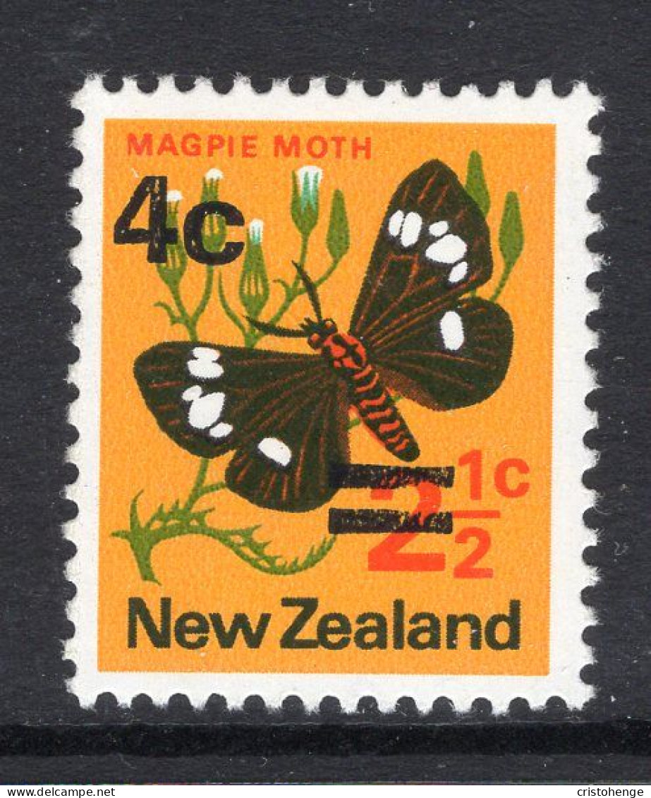 New Zealand 1971-73 Surcharge - 4c On 2½c Magpie Moth - Typo, Harrison - MNH (SG 957c) - Nuevos