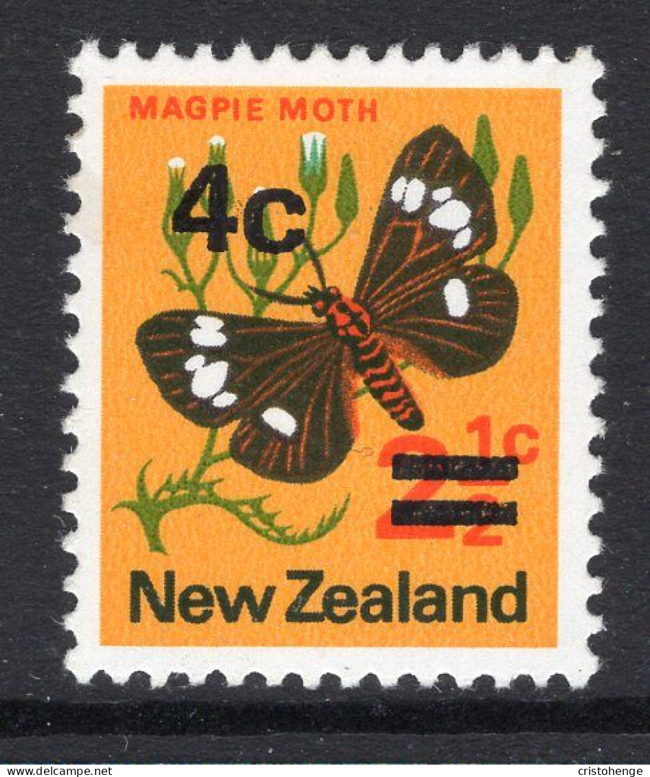 New Zealand 1971-73 Surcharge - 4c On 2½c Magpie Moth - Typo, Harrison - HM (SG 957c) - Neufs