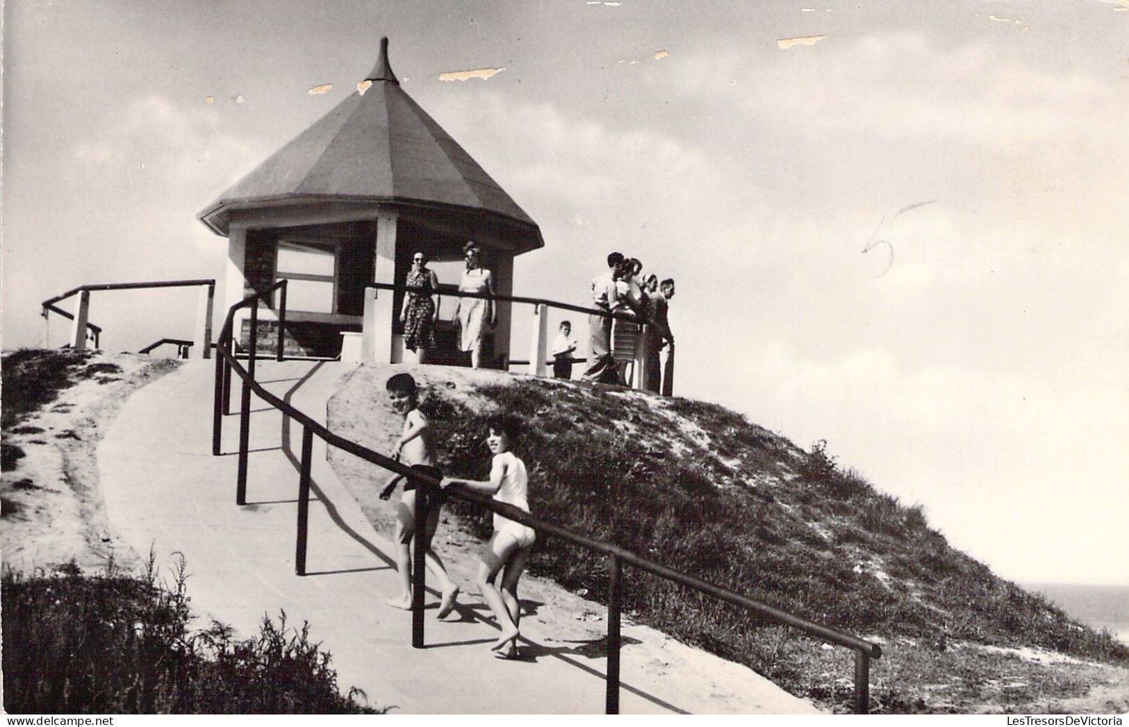 BELGIQUE - WENDUYNE - Promenade Dans Les Dunes - Carte Postale Ancienne - Wenduine