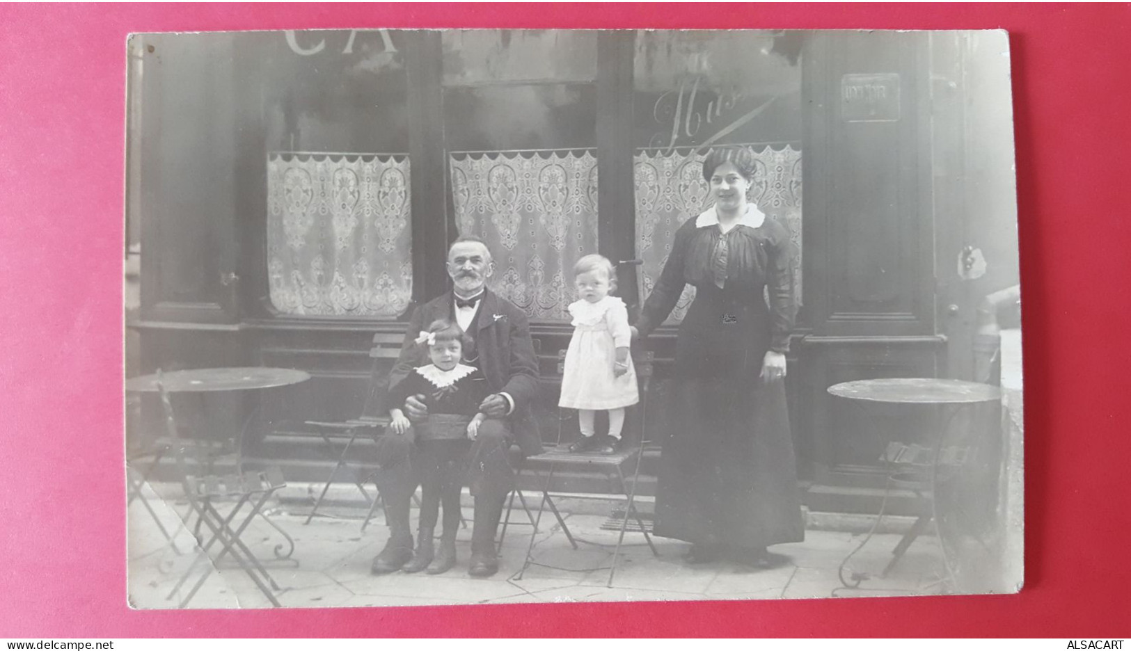 Carte Photo D'un Café à  Situer , Monsieur Husser , Carte écrite Par Le Proprietaire - Cafes