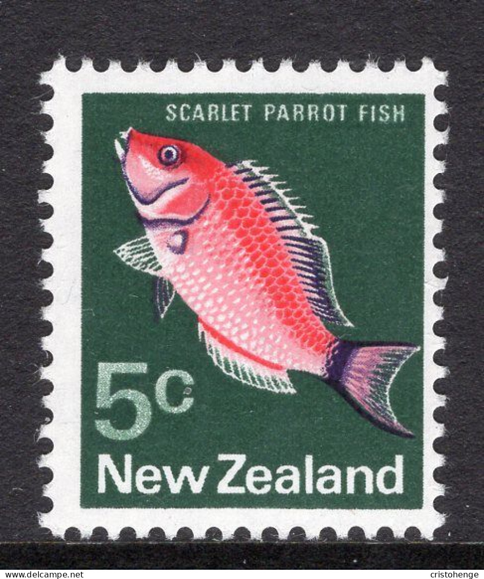 New Zealand 1973-76 Definitives - No Wmk. - 5c Scarlet Parrot Fish MNH (SG 1012) - Neufs