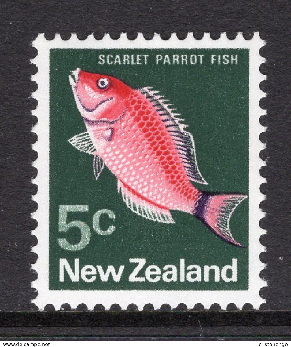 New Zealand 1973-76 Definitives - No Wmk. - 5c Scarlet Parrot Fish MNH (SG 1012) - Neufs