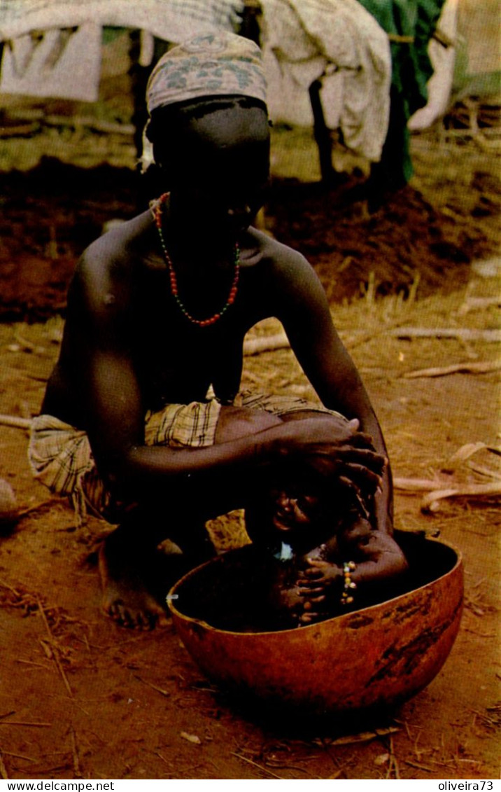 GUINÉ - PORTUGUESA - BISSAU - Banho De Meninna (Fulacunda) - Guinea-Bissau