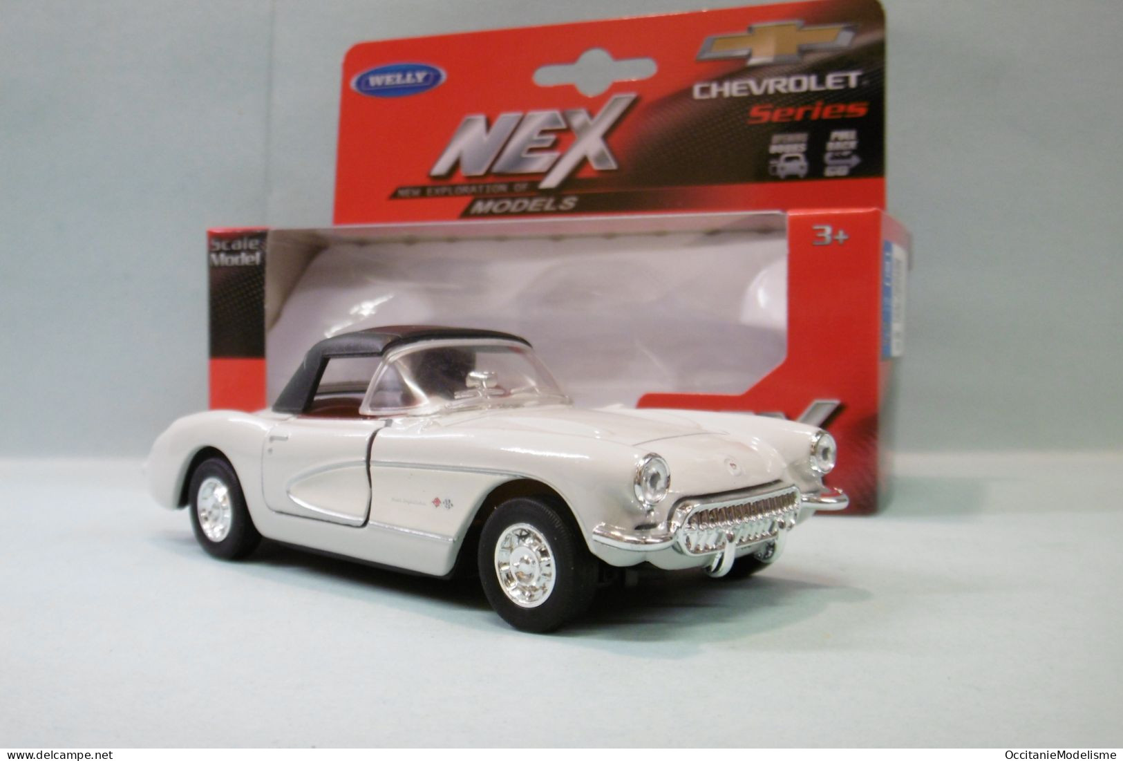 Welly Nex - CHEVROLET CORVETTE C1 Convertible 1957 Blanc Réf. 42360 BO 1/38 - Schaal 1:32