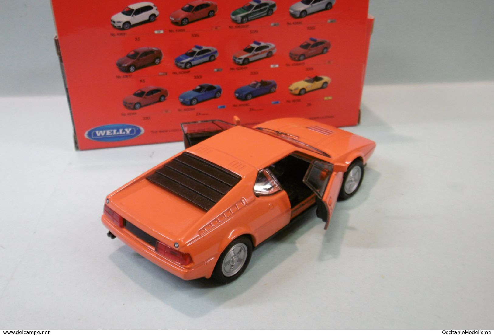 Welly Nex - BMW M1 Orange Réf. 43780 BO 1/38 - Escala 1:32