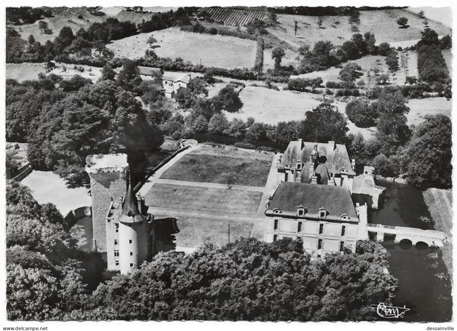 SAINT LOUP Sur THOUET - Vue Aérienne Du Château - Saint Loup Lamaire