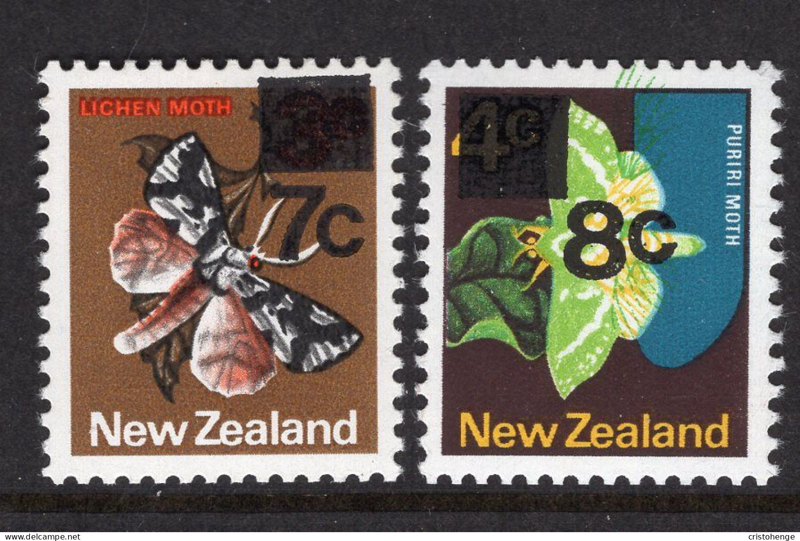 New Zealand 1977 Buttefly Coil Stamps - ERROR -8c On 4c Puriri Moth - Massive Dar Green Shift MNH (SG 1143-1144) - Nuevos