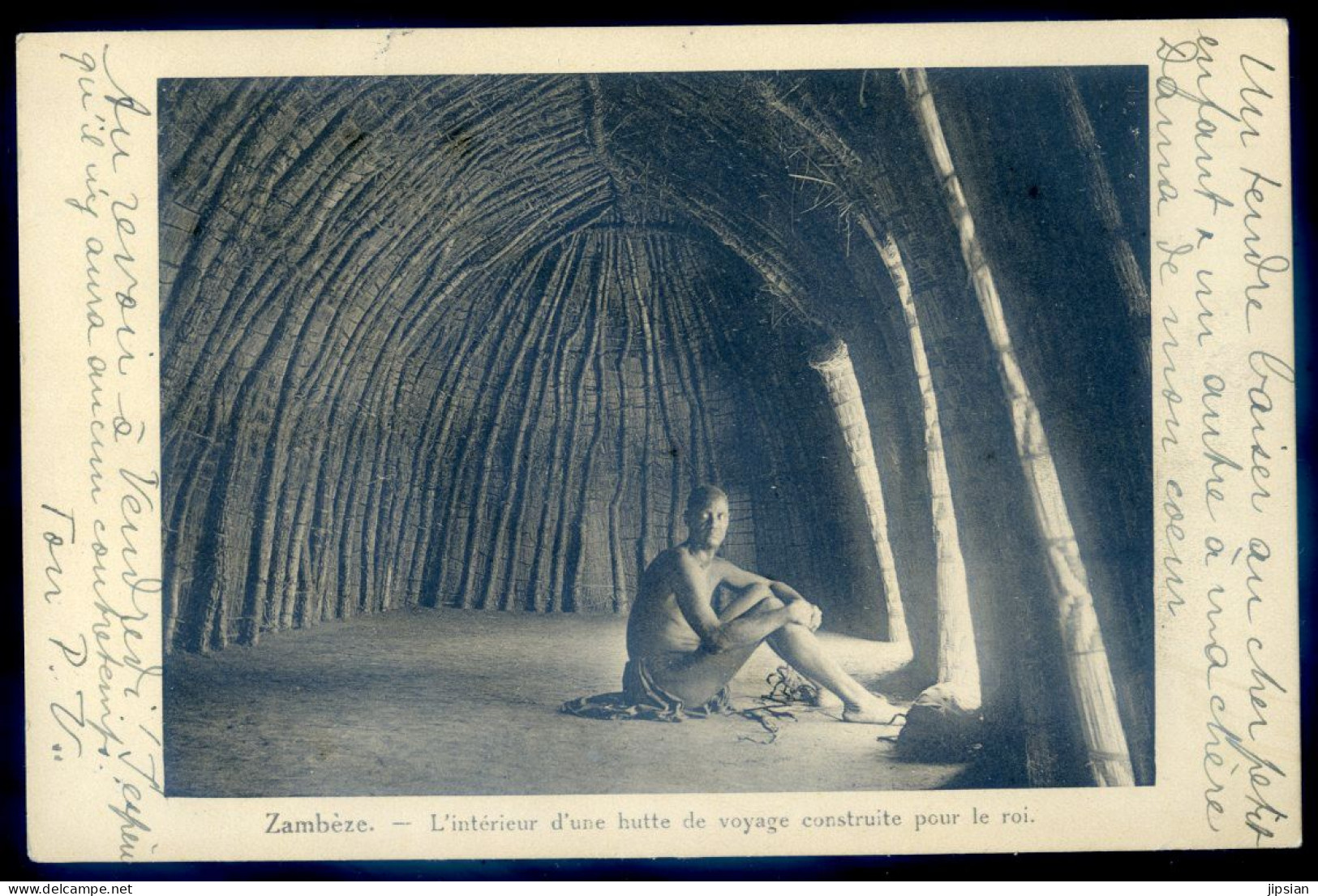 Cpa De Zambie Zambèze Intérieur D' Une Hutte De Voyage Construite Pour Le Roi LANR70 - Zambie