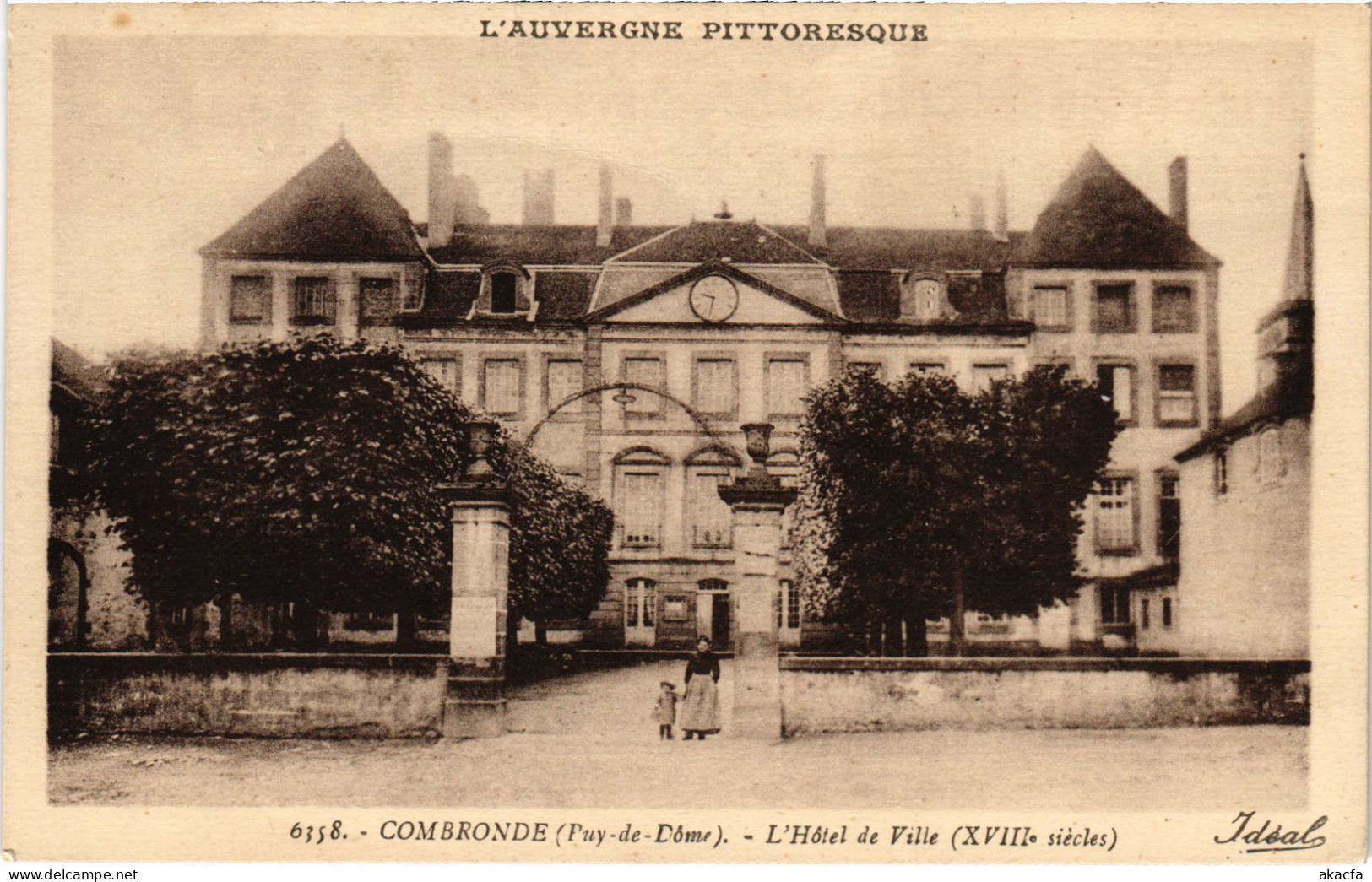 CPA Combronde L'Hotel De Ville FRANCE (1304352) - Combronde