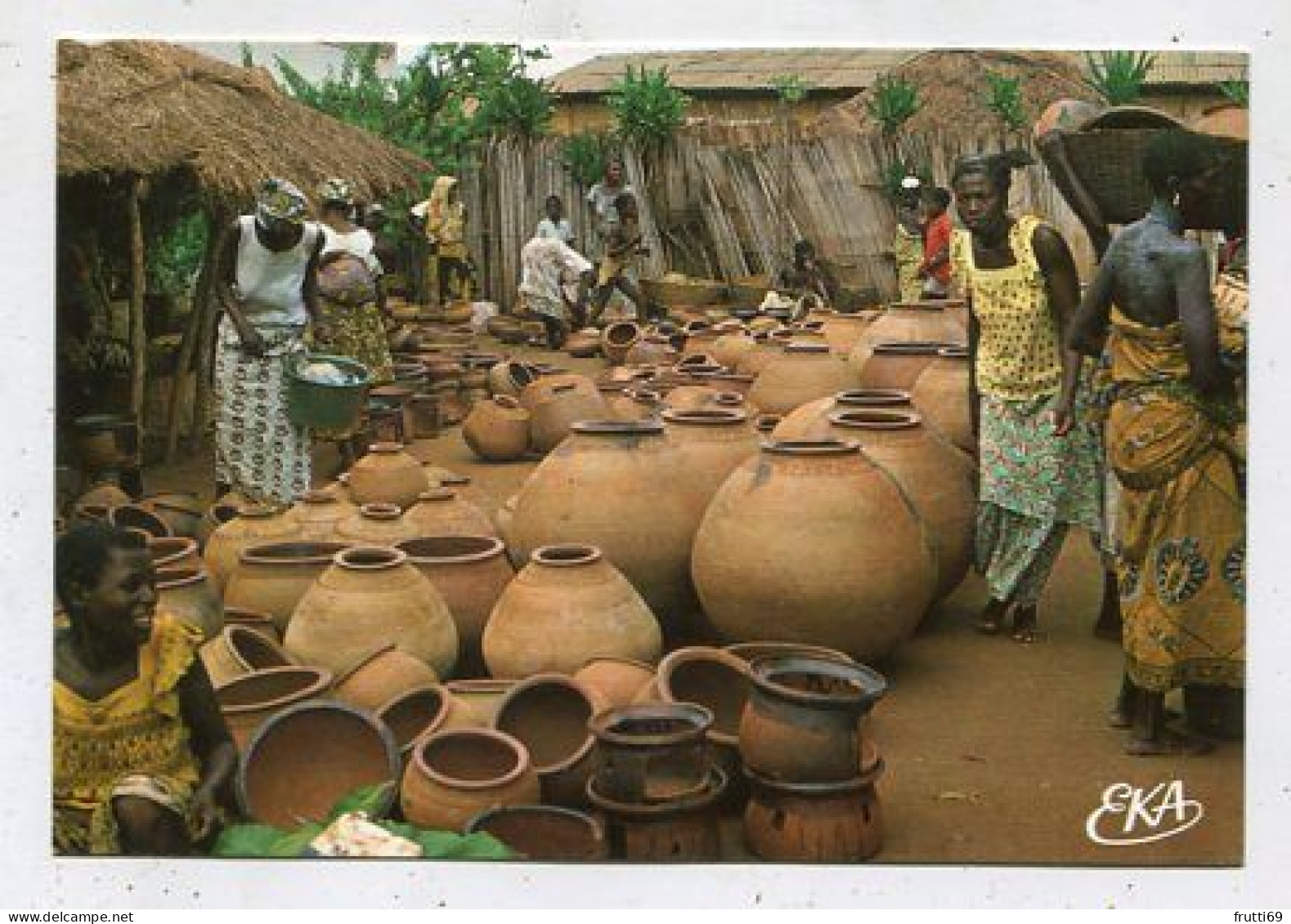 AK 136350 TOGO - Marché De Poteries - Togo