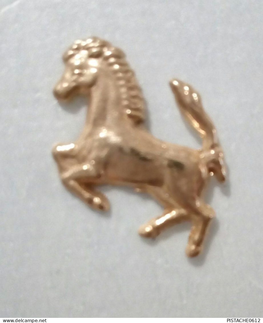 Pin's Logo Ferrari Cheval 1,5 Cm X1 Cm - Ferrari