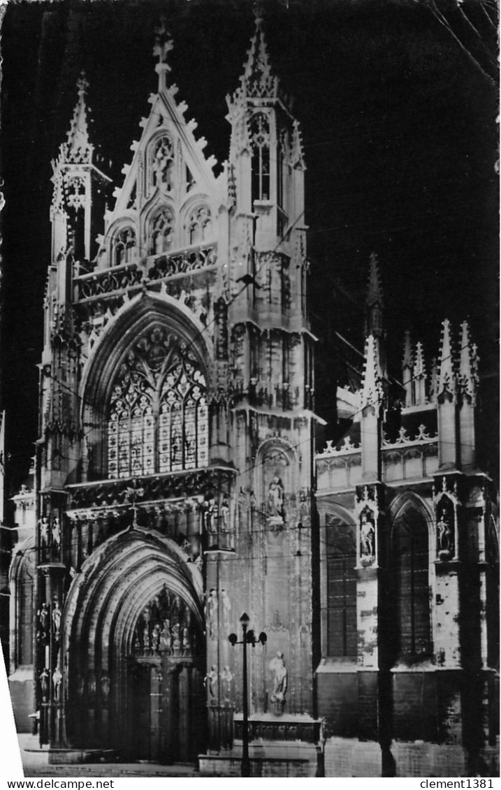 Belgique Bruxelles Eglise Notre Dame Au Sablon - Brüssel Bei Nacht