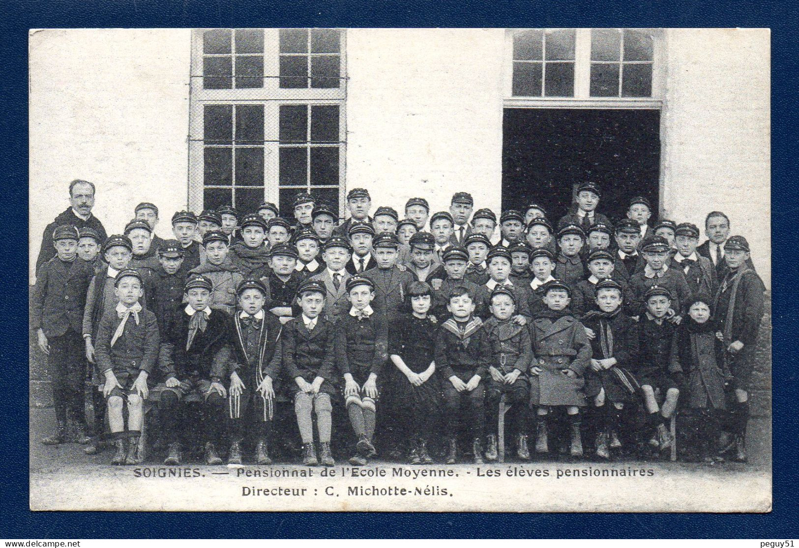 Soignies (Hainaut). Carte-photo. Pensionnat De L' Ecole Moyenne. Les élèves Pensionnaires. Directeur C. Michotte-Nélis. - Soignies