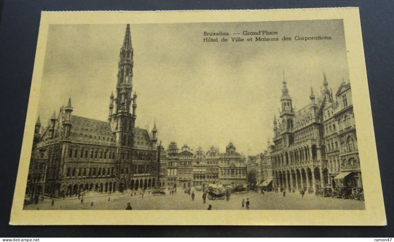 Bruxelles - Grand'Place - Hôtel De Ville Et Maisons Des Corporations - Editions U.P.B., Bruxelles - Marktpleinen, Pleinen