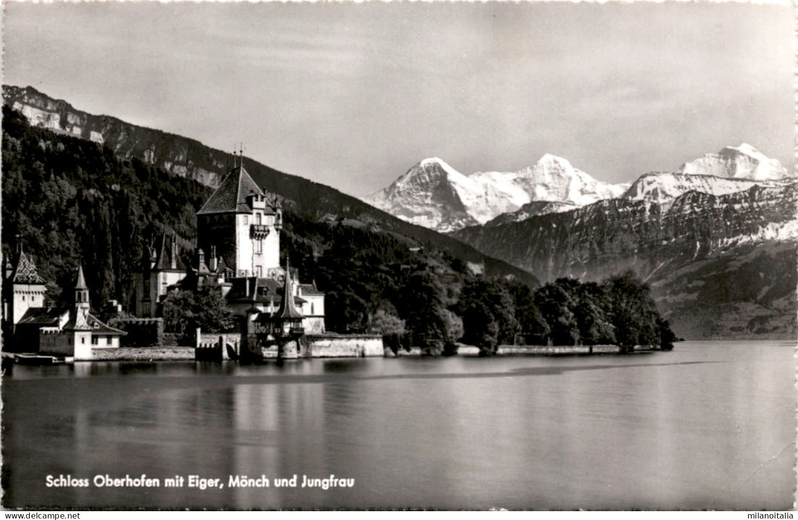 Schloss Oberhofen Mit Eiger, Mönch Und Jungfrau (369) * 16. 9. 1959 - Oberhofen Am Thunersee