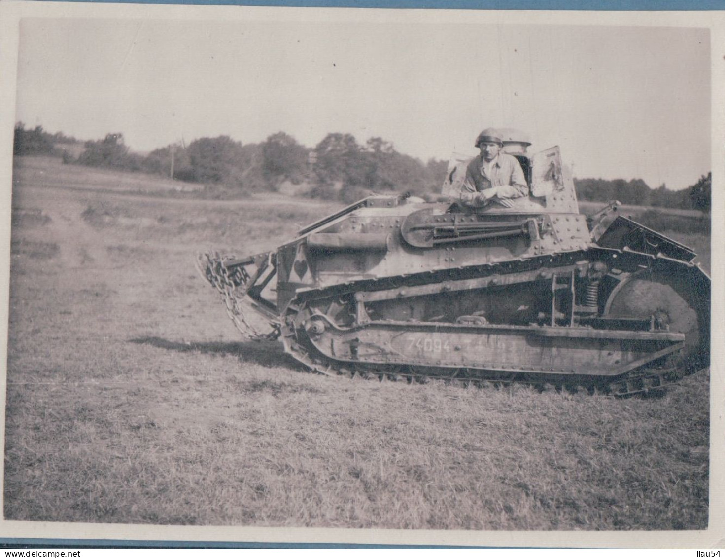 Photo 11,2x8,3cm Tank Renault Avec Militaire - Véhicules