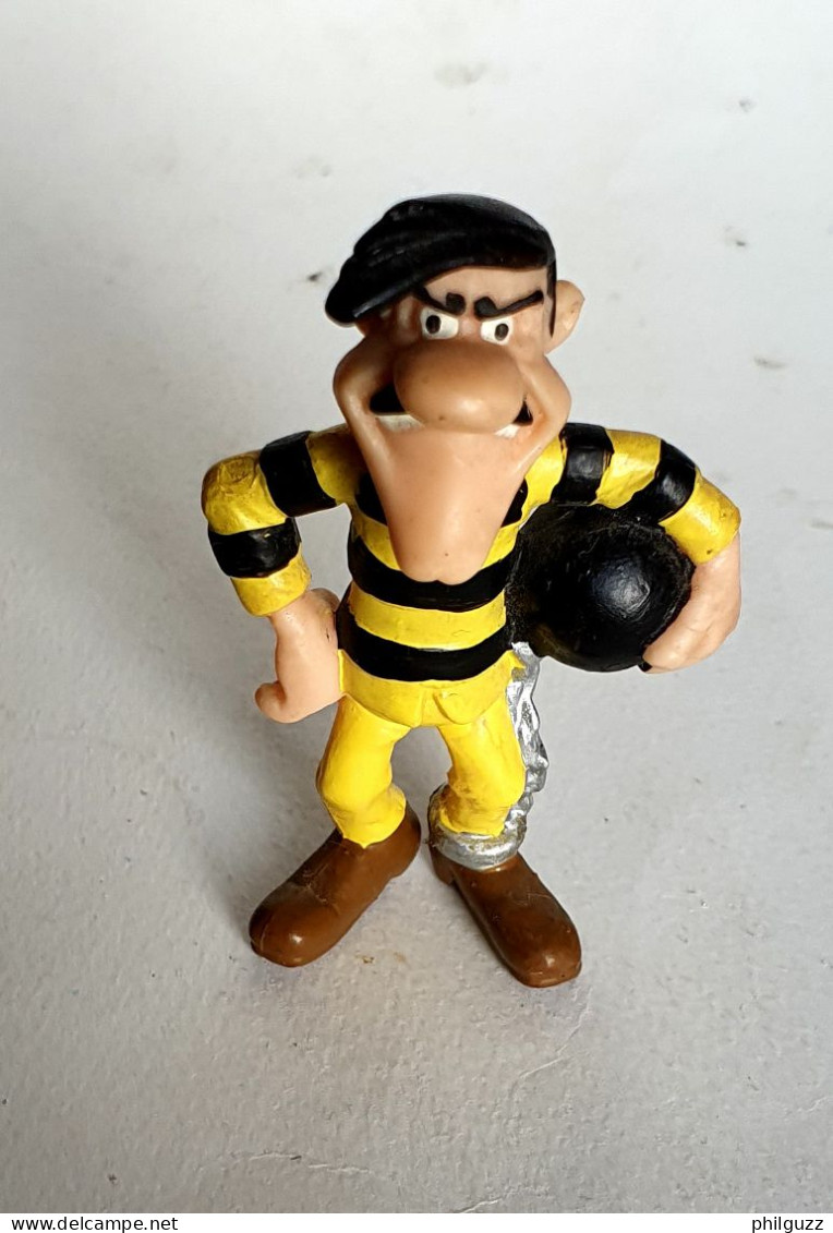 FIGURINE PLASTOY LUCKY LUKE 1997 JACK DALTON BAGNARD AVEC UN BOULET (2) - Autres & Non Classés