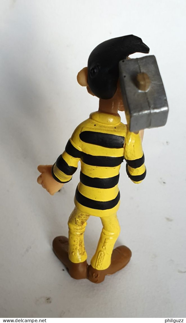 FIGURINE PLASTOY LUCKY LUKE 1997 AVEREL DALTON BAGNARD AVEC UNE MASSE (1) - Altri & Non Classificati