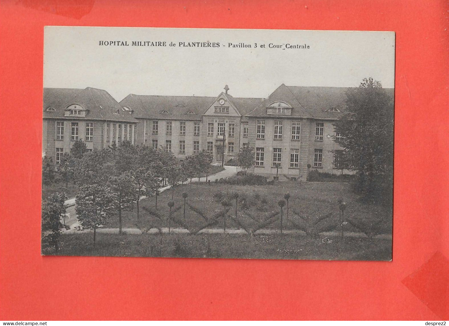 METZ ? Cpa Hopital Militaire De Plantieres Pavillon 3 Et Cour Centrale - Santé