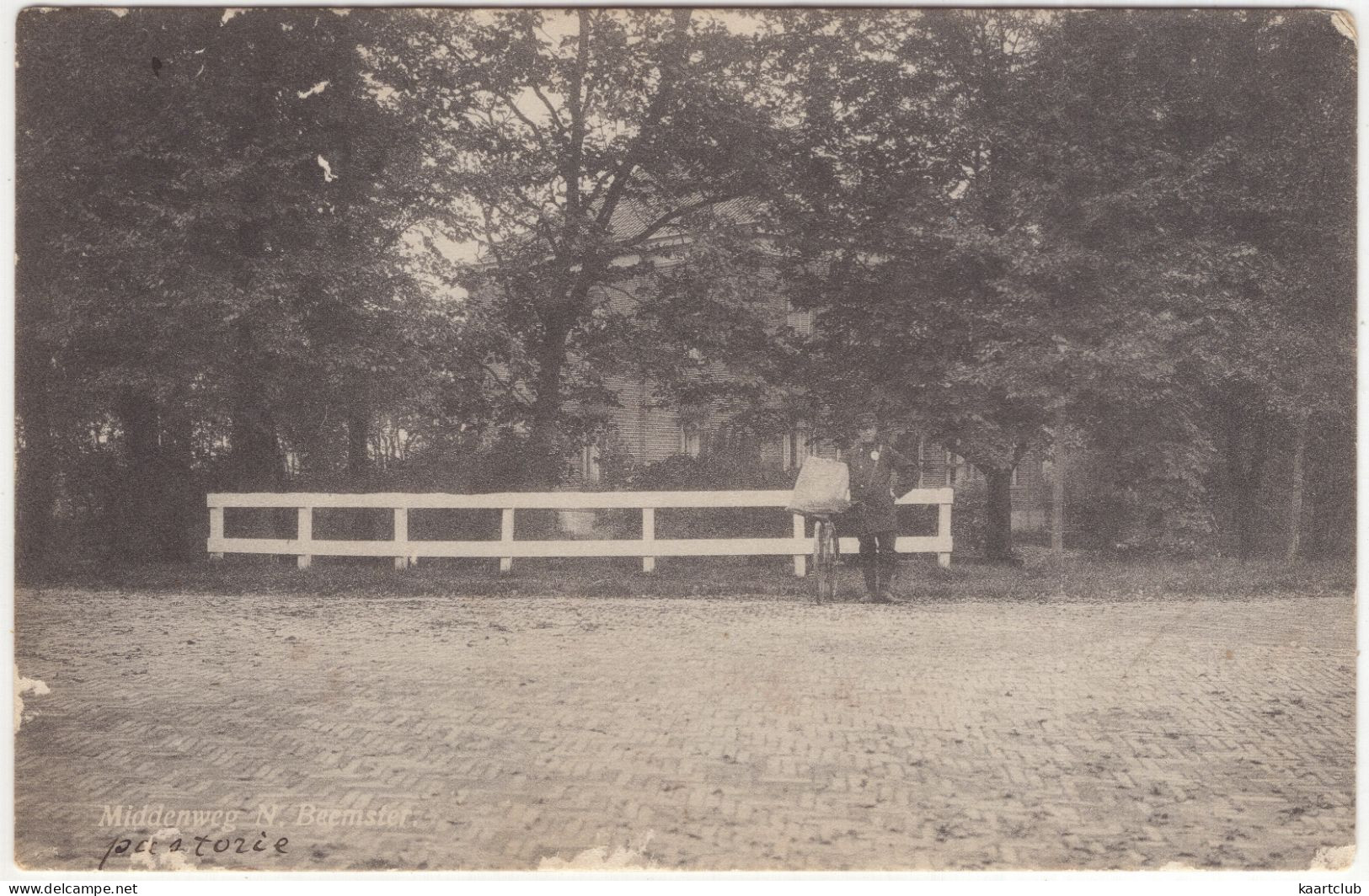 Middenweg. N. Beemster - (Noord-Holland, Nederland) Uitg. Firma C. Lakeman, M. Beemster - Postbesteller, Fiets, Pastorie - Purmerend