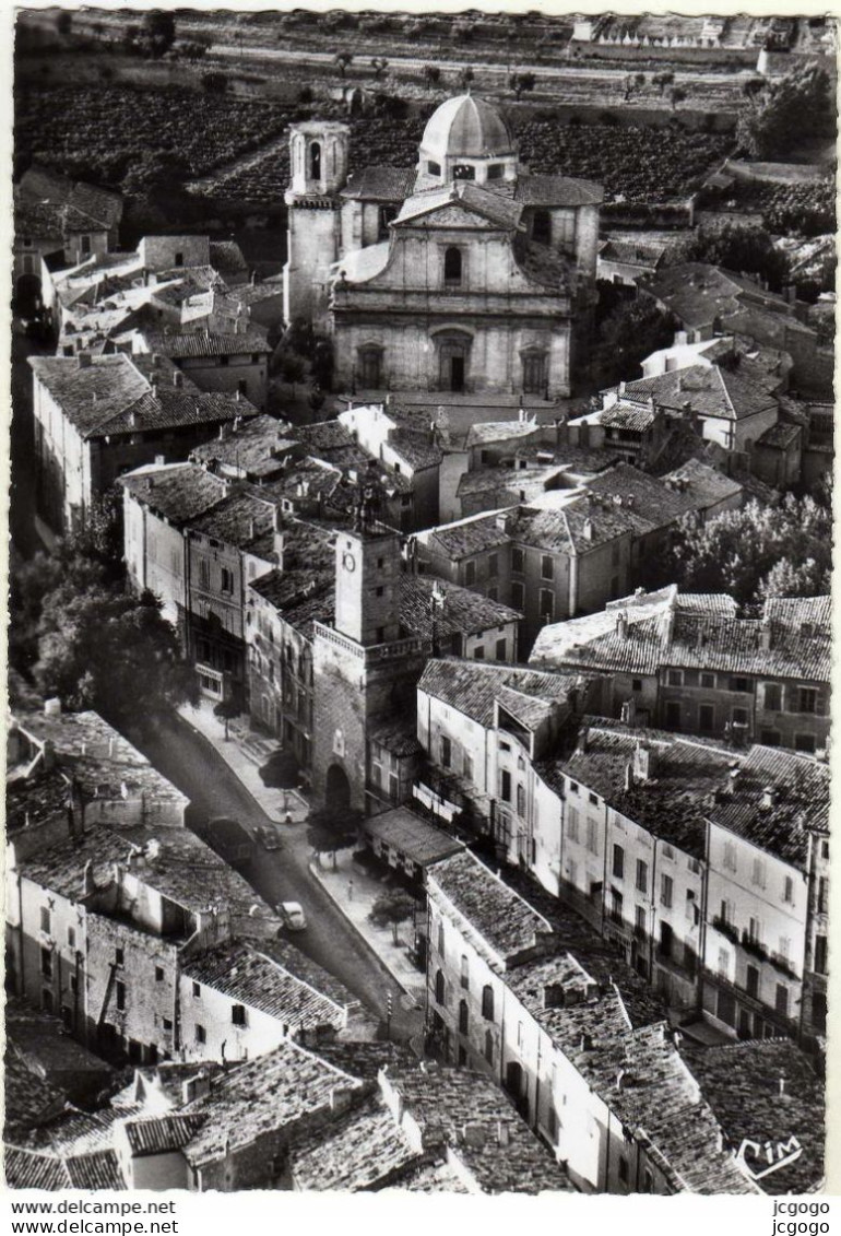 LAMBESC Vue Aérienne. Centre De Lambesc, Avec Son Eglise Et Sa Rue Grande. - Lambesc