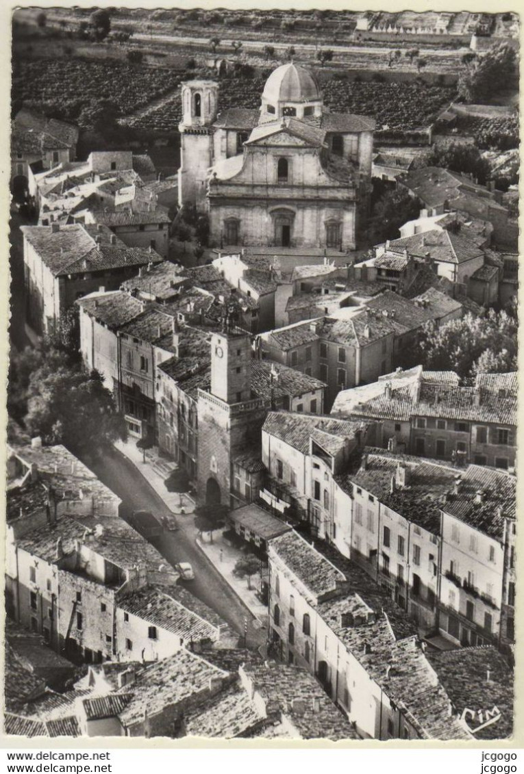 LAMBESC  Vue Aérienne. Centre De Lambesc, Avec Son Eglise Et Sa Rue Grande - Lambesc